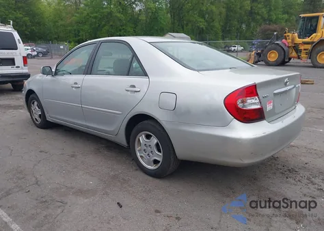 2002 Toyota Camry Le V6 from USA, damaged, VIN 4T1BF32K82U021211